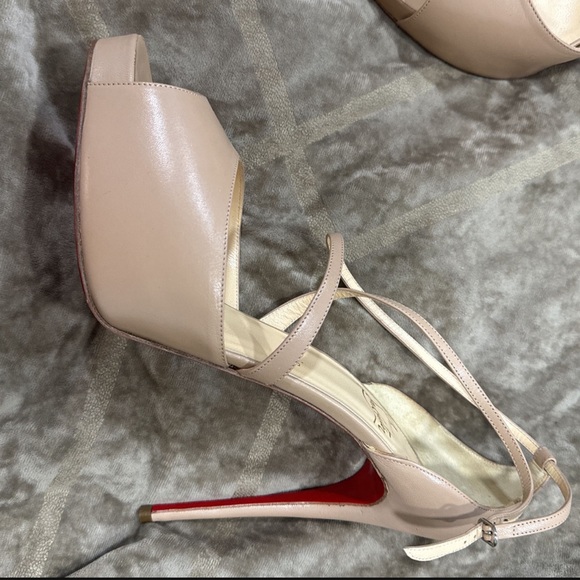 Christian Louboutin platform heels - Picture 1 of 4